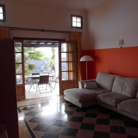 Apartment Playa Blanca Sleeps 4 Pool Wifi