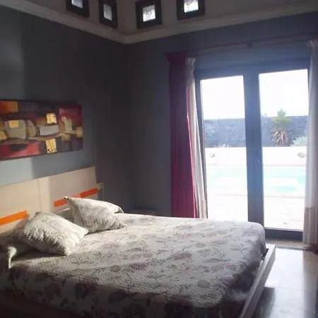 Apartment Playa Blanca Sleeps 4 Pool Wifi *