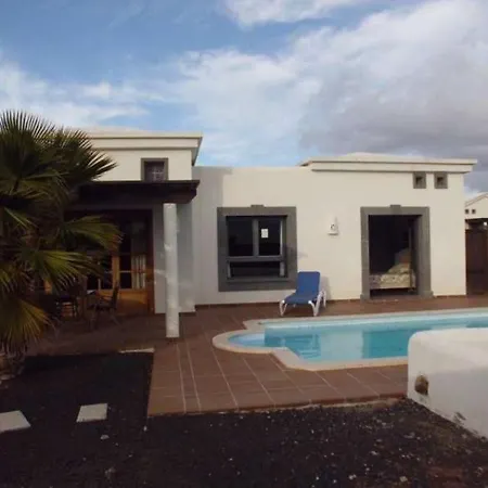 Playa Blanca Sleeps 4 Pool Wifi * Playa Blanca (Lanzarote)